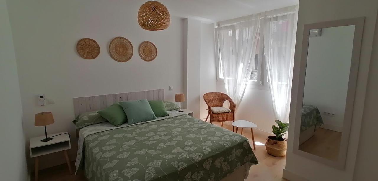 El Palo Cosy, 200 M From The Beach Lägenhet Málaga Exteriör bild